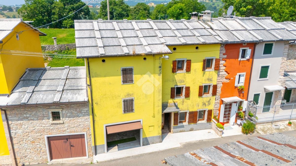 Property in Erbezzo