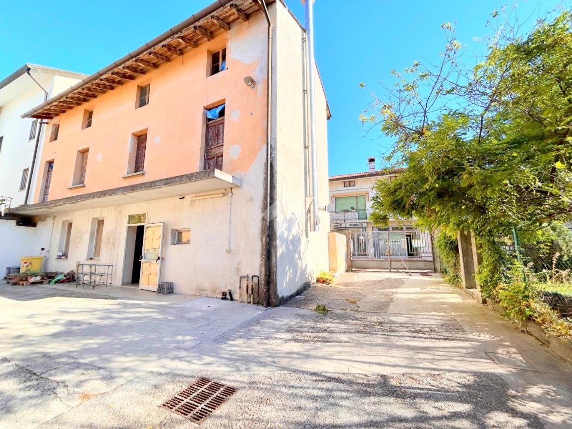 Property in Basiliano